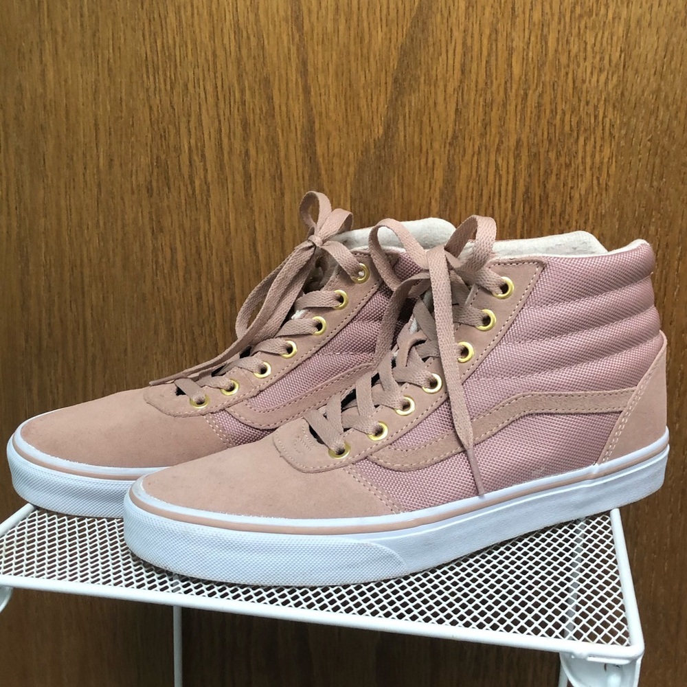Women’s Pink Sk8 Hi Vans